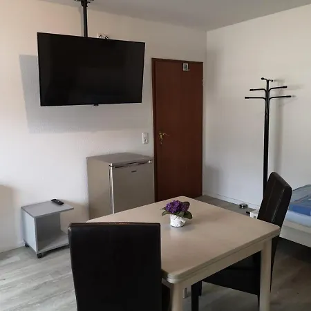 Apartment Gemütliches Ferienzimmer *