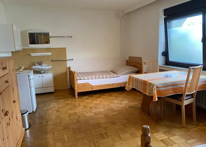 Daire Gemuetliches Ferienzimmer *